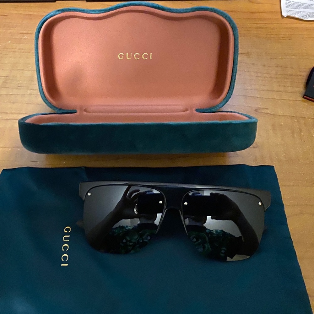 Gucci Sunglasses with case and bag